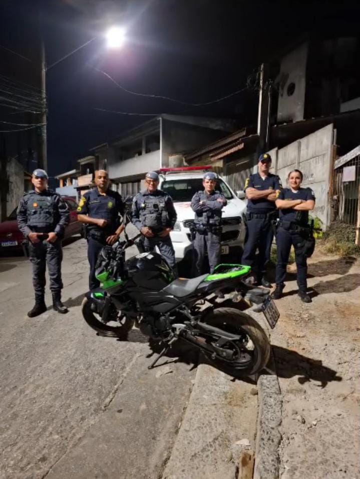 PM E GCM DE SÃO BERNARDO RECUPERAM MOTO ROUBADA QUE ERA DESMONTADA EM MATA DO MONTANHÃO