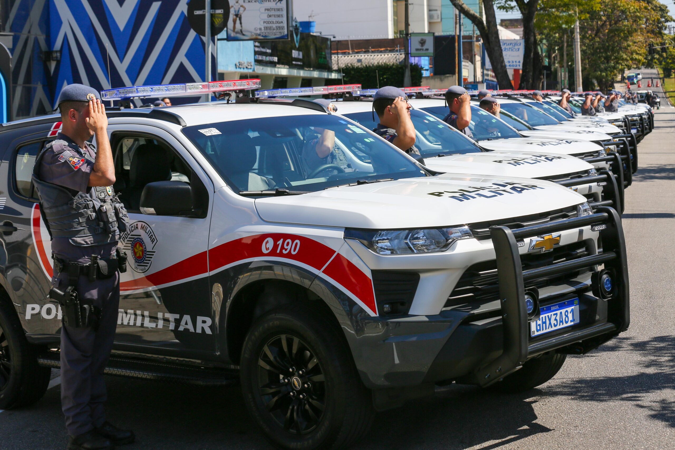 PM PRENDE 17 DETENTOS EM FLAGRANTE E REGISTRA QUASE MIL INFRAÇÕES DURANTE “SAIDINHA” EM SÃO PAULO