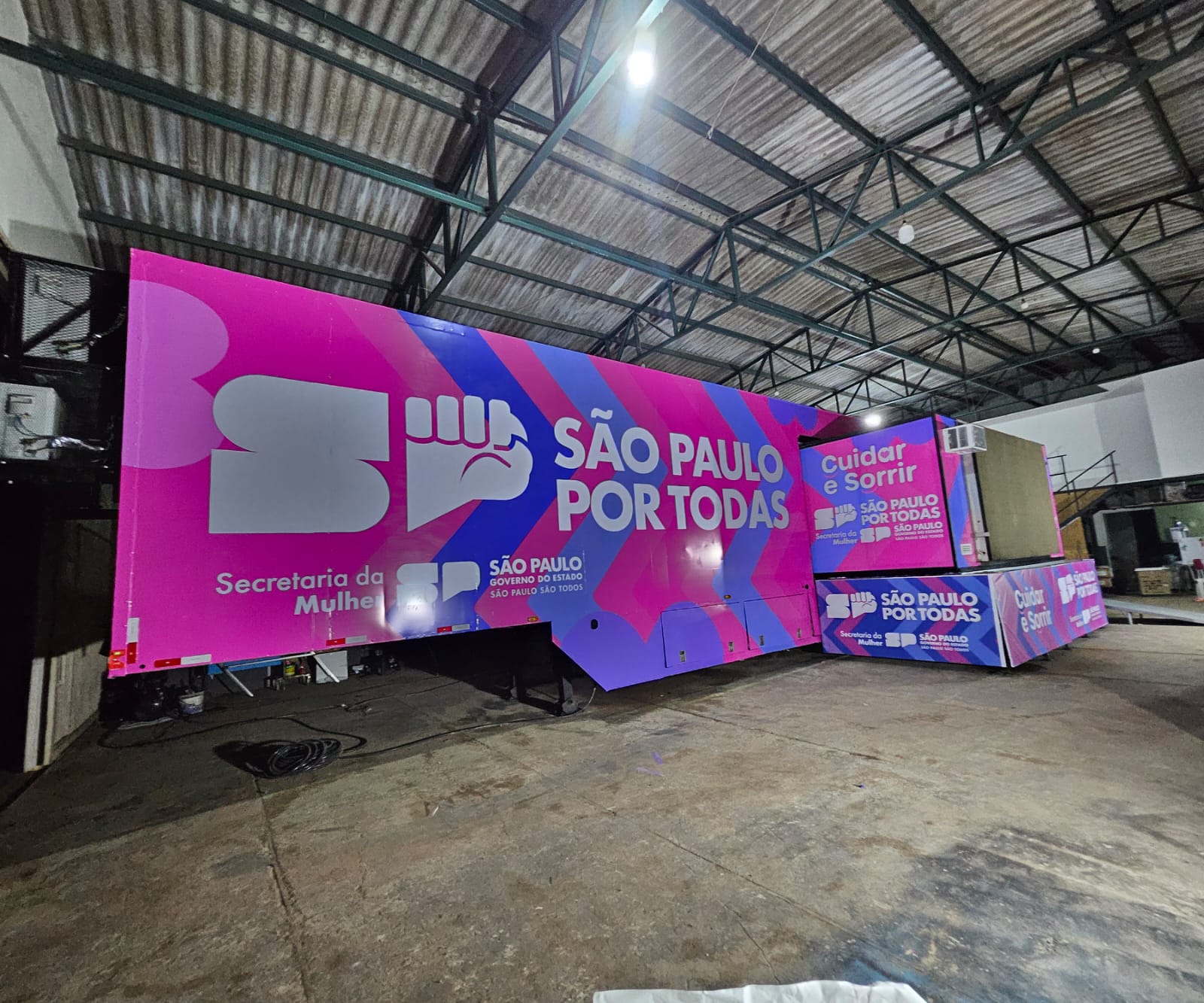 SAÚDE BUCAL PARA MULHERES: CARRETA DA ODONTOLOGIA CUIDAR E SORRIR É INAUGURADA EM SP