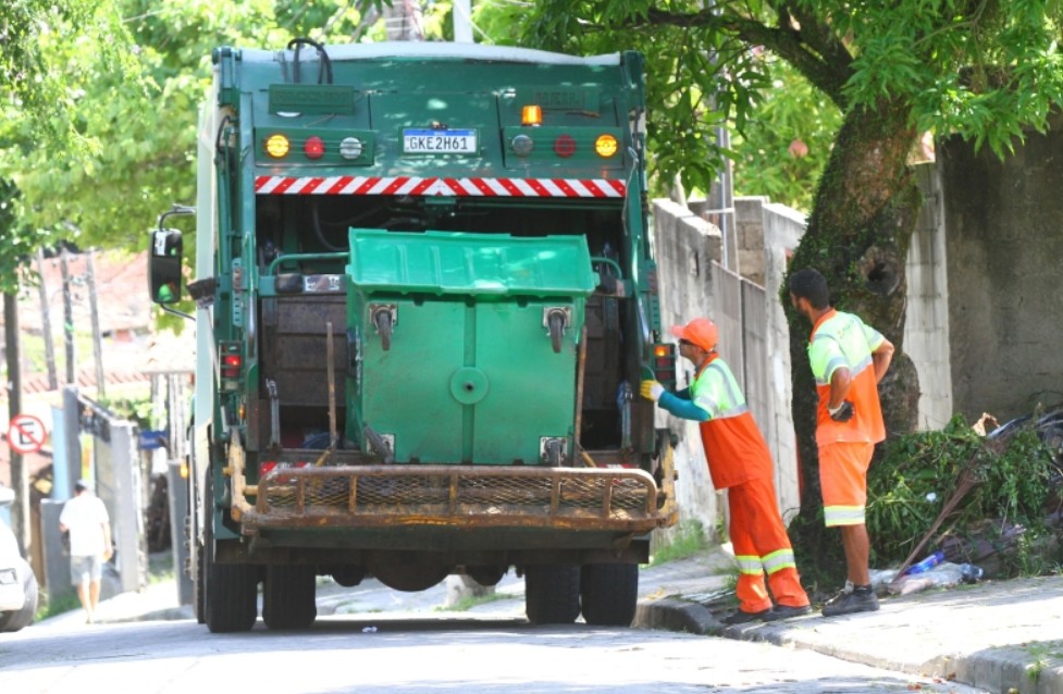 ILHABELA AMPLIA COLETA DE LIXO PARA FREQUÊNCIA DIÁRIA EM DIVERSOS BAIRROS ATÉ O CARNAVAL