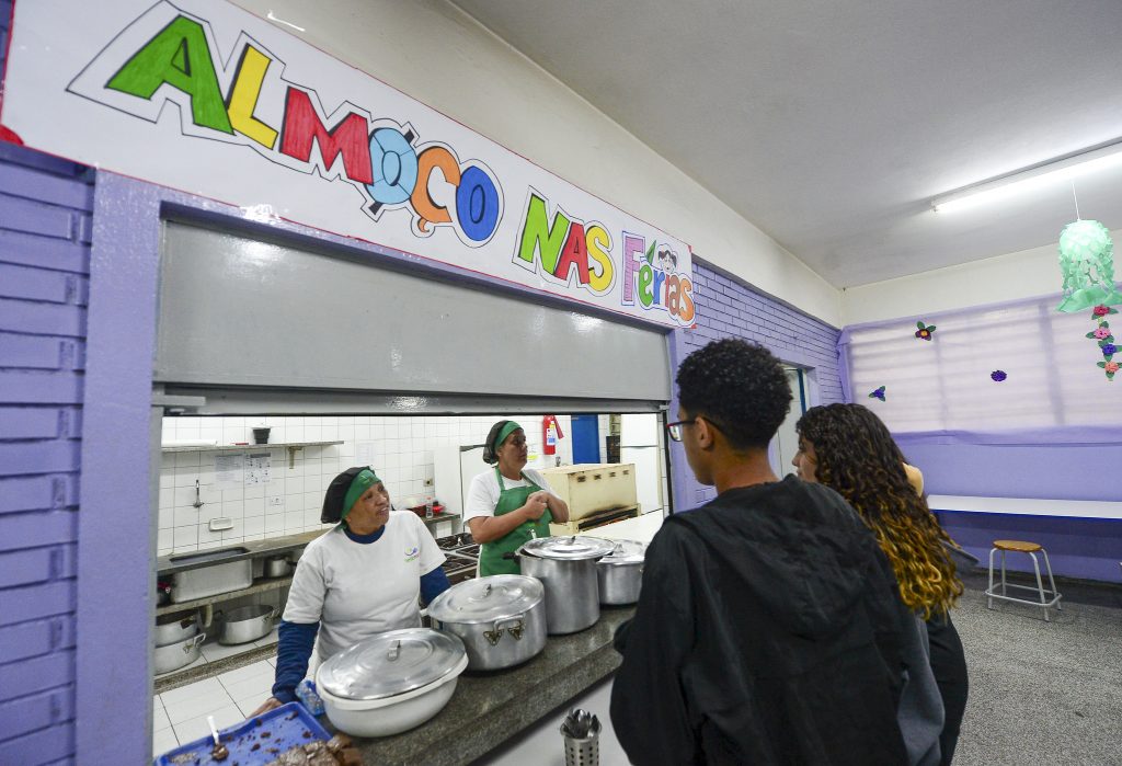 ESCOLAS ESTADUAIS DE SÃO PAULO ABREM EM JANEIRO PARA O PROGRAMA ALMOÇO NAS FÉRIAS