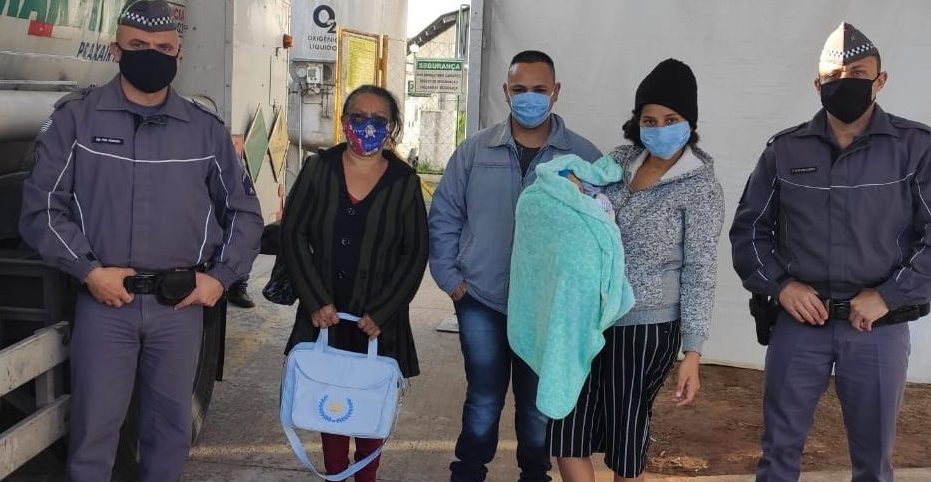 “É COMO SE FOSSE O NOSSO FILHO”, RELATA PM QUE SALVOU RECÉM-NASCIDO ENGASGADO EM MAUÁ