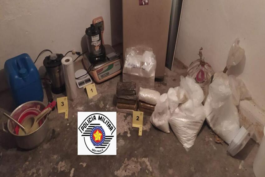 PM DESCOBRE REFINARIA E APREENDE MAIS DE 60KG DE COCAÍNA EM SÃO CAETANO