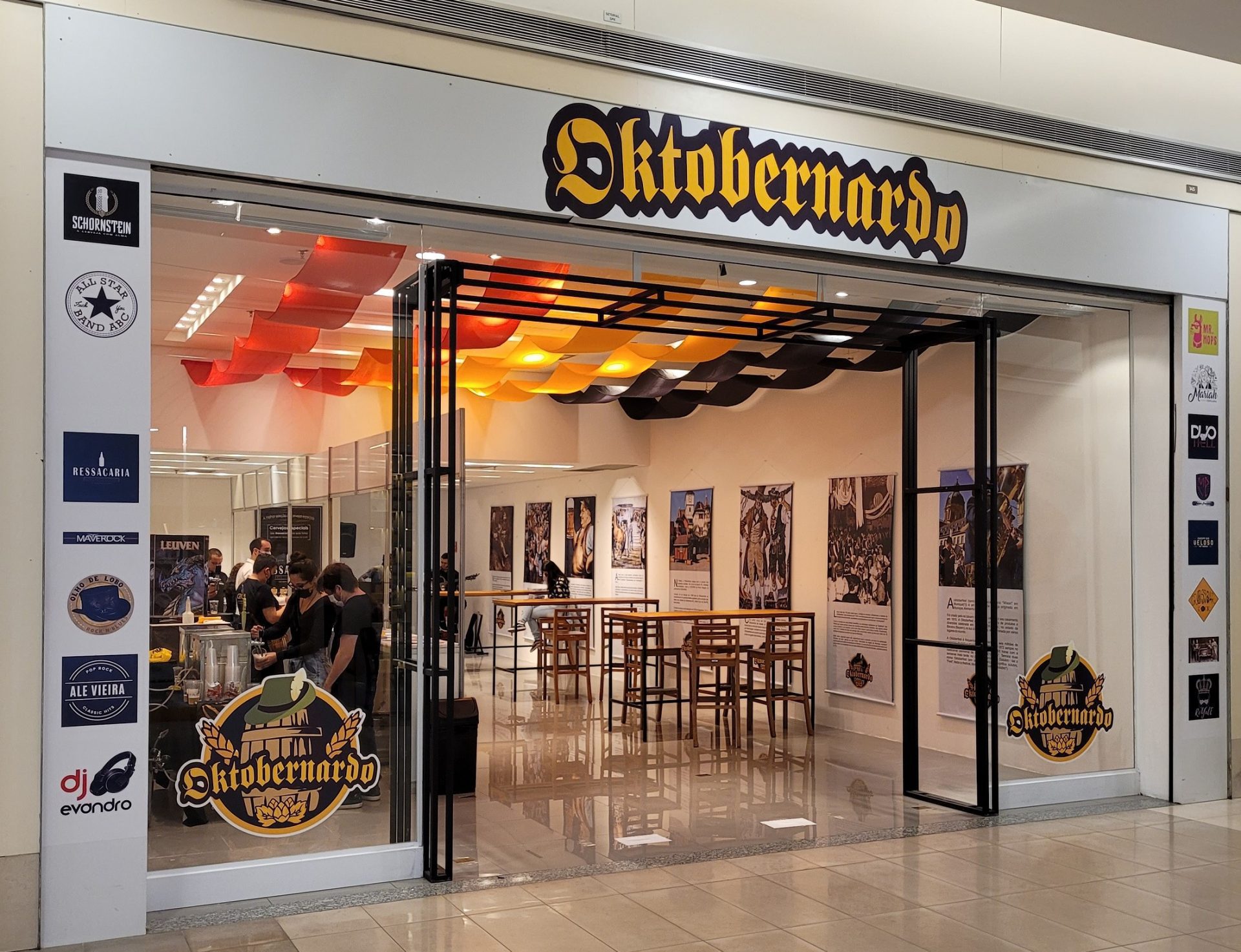 GOLDEN SQUARE REÚNE MÚSICA E GASTRONOMIA NA PRIMEIRA EDIÇÃO DO OKTOBERNARDO
