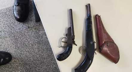 NA VIZINHA SANTO ANDRÉ, MENINA DE 3 ANOS ENTRA COM ARMAS EM CRECHE