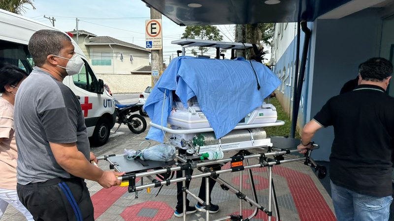 EM RIBEIRÃO PIRES, RECÉM-NASCIDO É RESGATADO APÓS SER ABANDONADO EM TERRENO
