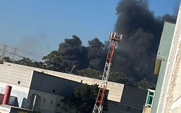 EXPLOSÃO NA INDÚSTRIA PETROQUÍMICA BRASKEM EM SANTO ANDRÉ RESULTA EM DUAS VÍTIMAS GRAVES, INCÊNDIO AGORA ESTÁ CONTROLADO
