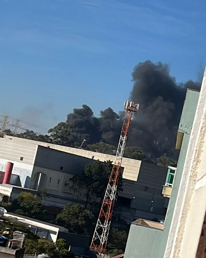 EXPLOSÃO NA INDÚSTRIA PETROQUÍMICA BRASKEM EM SANTO ANDRÉ RESULTA EM DUAS VÍTIMAS GRAVES, INCÊNDIO AGORA ESTÁ CONTROLADO