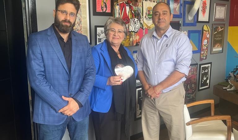 PRESIDENTE DA ABASC É RECEBIDA PELO PREFEITO DE RIBEIRÃO PIRES