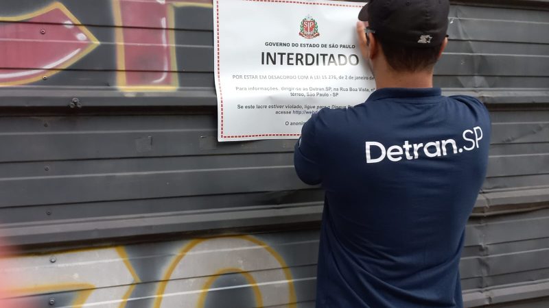 DETRAN-SP E POLÍCIA CIVIL AUTUAM E LACRAM DESMANCHE CLANDESTINO EM SANTO ANDRÉ