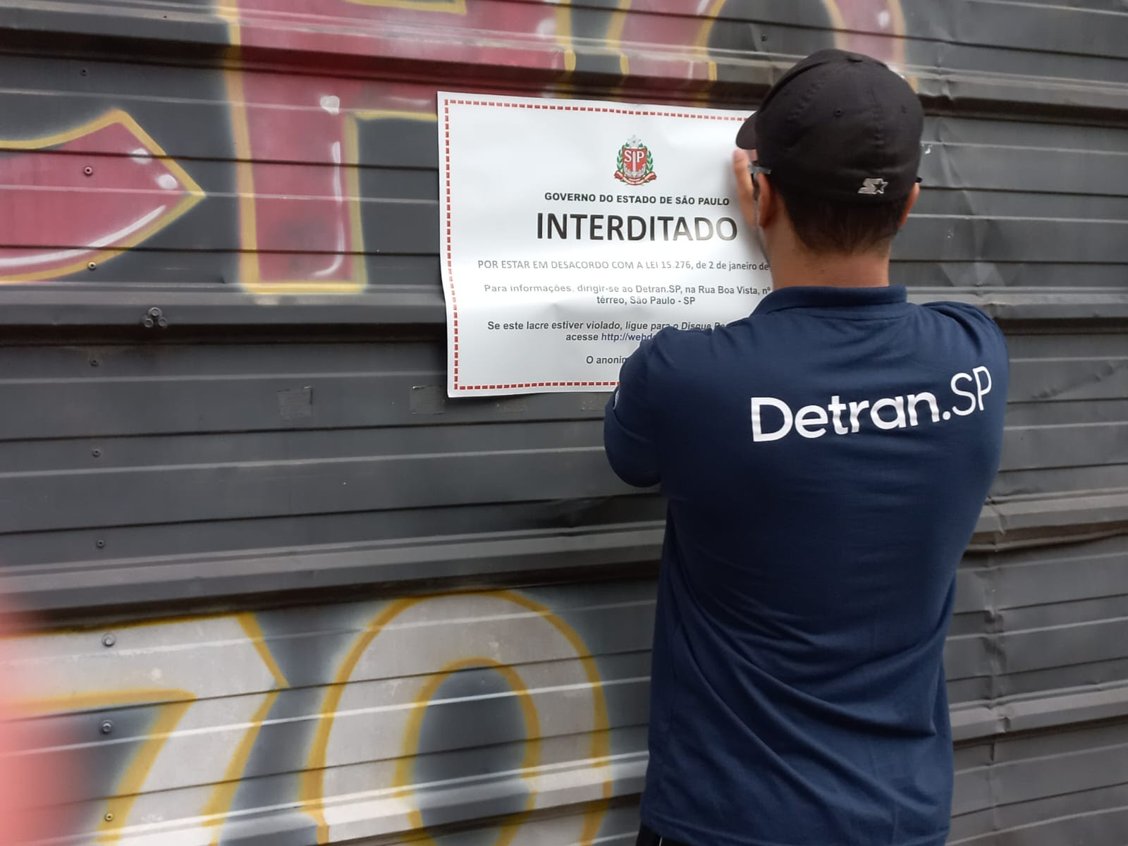 DETRAN-SP E POLÍCIA CIVIL AUTUAM E LACRAM DESMANCHE CLANDESTINO EM SANTO ANDRÉ