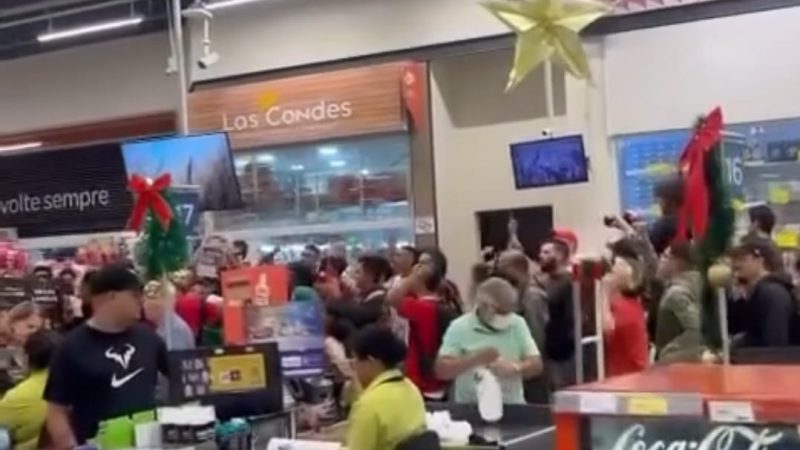 VÍDEO: MOVIMENTO SOCIAL PROTESTA NO CARREFOUR DE SANTO ANDRÉ E EXIGE CESTAS BÁSICAS