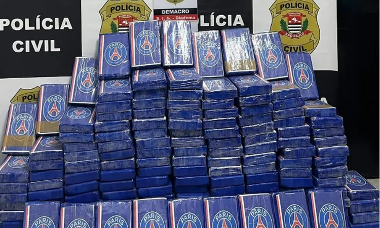 POLÍCIA CIVIL DE DIADEMA EFETUA APREENSÃO DE 170 TIJOLOS DE COCAÍNA COM SÍMBOLO DO TIME DE FUTEBOL PARIS SAINT-GERMAIN