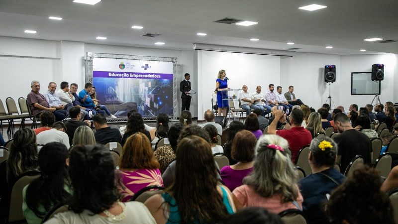 AURICCHIO IMPLANTA NAS ESCOLAS MUNICIPAIS PROGRAMA DE EDUCAÇÃO EMPREENDEDORA EM PARCERIA COM O SEBRAE