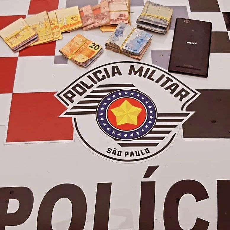 POLICIAIS MILITARES PRENDEM DUPLA QUE ROUBAVA FARMÁCIAS NO ABC