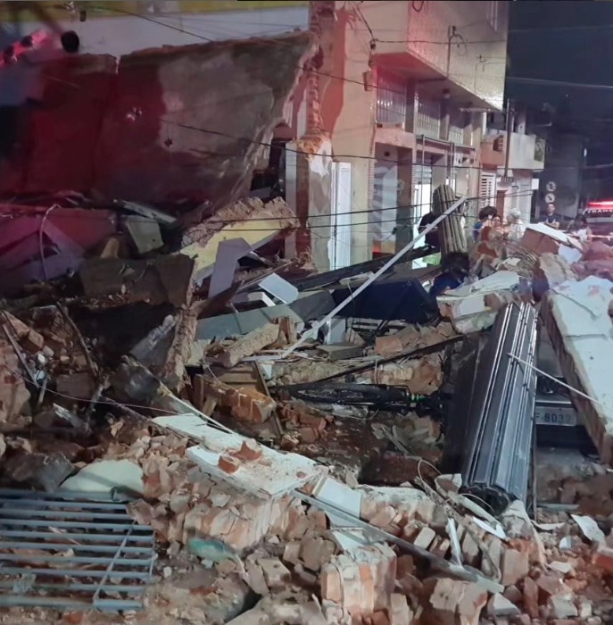 IMÓVEL ONDE FUNCIONAVA BAR DESABA EM SÃO CAETANO E DEIXA DUAS VÍTIMAS