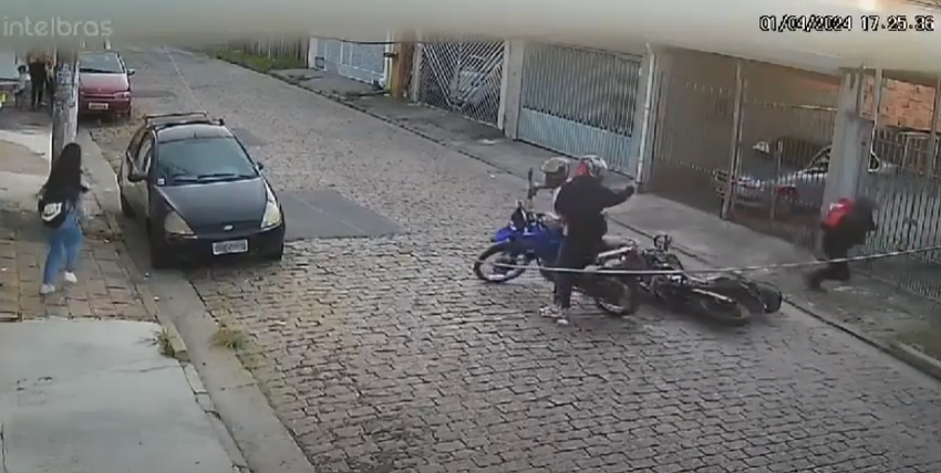 POLICIAL REAGE A ASSALTO EM SANTO ANDRÉ E LADRÃO É ALVEJADO
