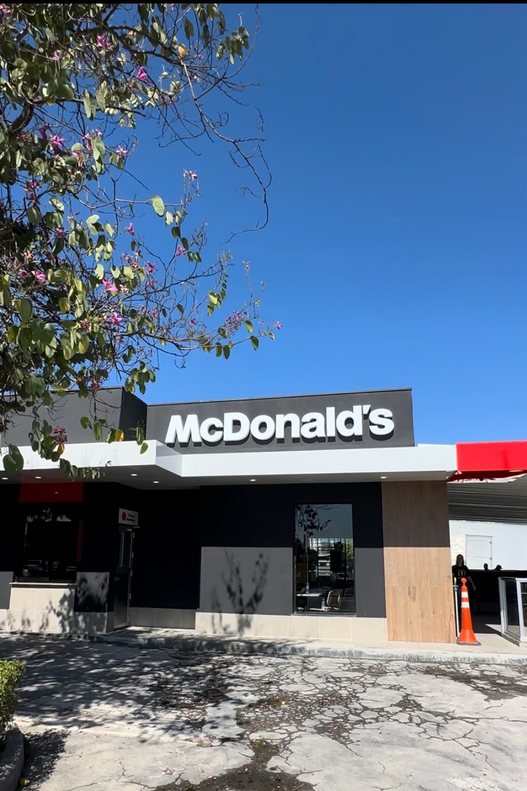 MCDONALD’S DA AVENIDA SENADOR VERGUEIRO EM SÃO BERNARDO É REINAUGURADO