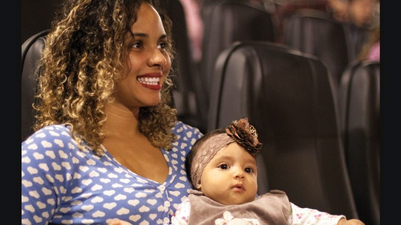 SHOPPINGS DO ABC OFERECEM SESSÕES CINEMATERNA PARA MÃES, PAIS E BEBÊS