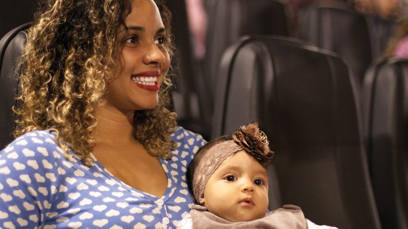 SHOPPINGS DO ABC OFERECEM SESSÕES CINEMATERNA PARA MÃES, PAIS E BEBÊS.