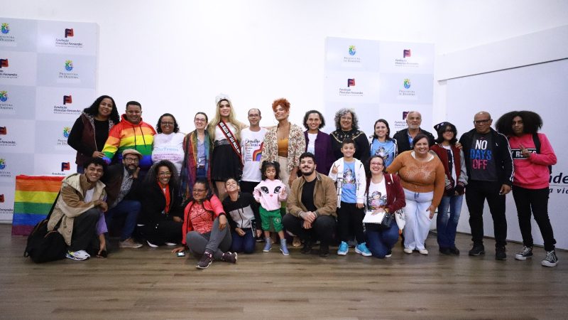 ATIVIDADE EM DIADEMA CELEBRA O APOIO FAMILIAR PARA PESSOAS TRANS