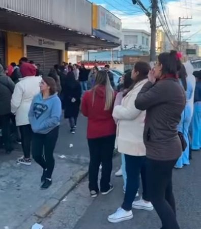 BAZAR EM LOJA CAUSA FILA GIGANTE NO BAIRRO ALVES DIAS