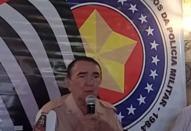 QUEM SE LEMBRA DO GUARDA LUIZINHO?POLICIAL FICOU FAMOSO A PARTIR DA DÉCADA DE 70 PORQUE PERMITIA PEDESTRES PASSAREM POR DENTRO DE VEÍCULO QUE PARAVA NA FAIXA