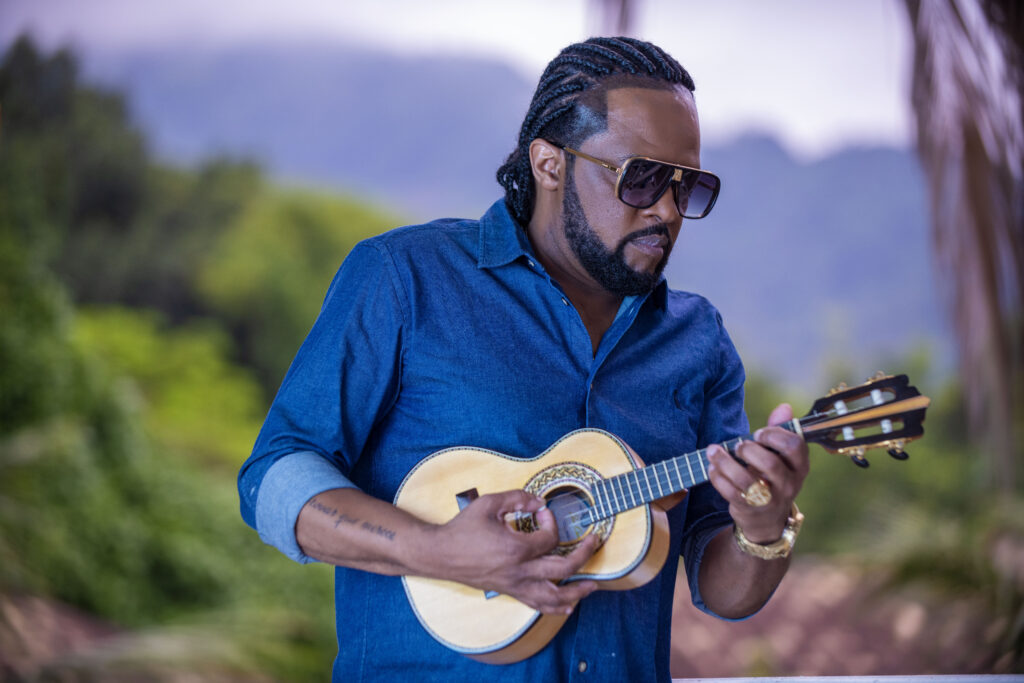XANDE DE PILARES FARÁ SHOW GRATUITO NO ARRAIÁ DO GOLDEN SQUARE SHOPPING