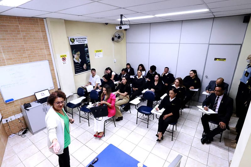 EMPRESA BUSCA PREFEITURA PARA CONTRATAR PESSOAS COM DEFICIÊNCIA