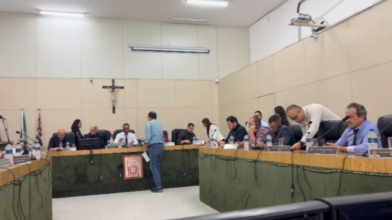 “IMPACTO POLÍTICO DESGASTANTE” DIZ OPOSIÇÃO SOBRE RELAÇÃO DE PREFEITA PRISCILA GAMBALE E INHA