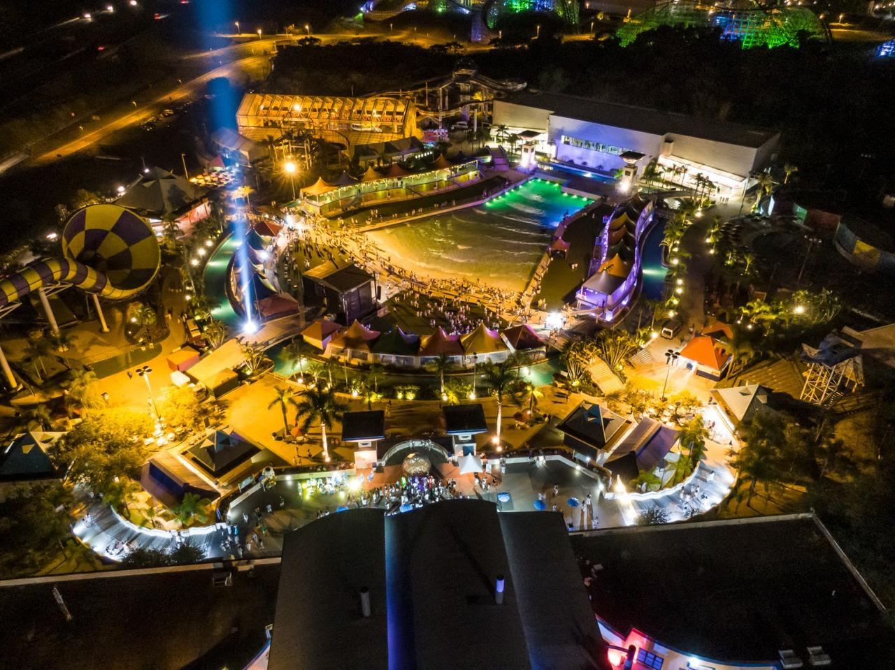 WET’N WILD PROMOVE SHOW DE EMOÇÕES NAS NOITES ILUMINADAS DAS FÉRIAS DE JULHO