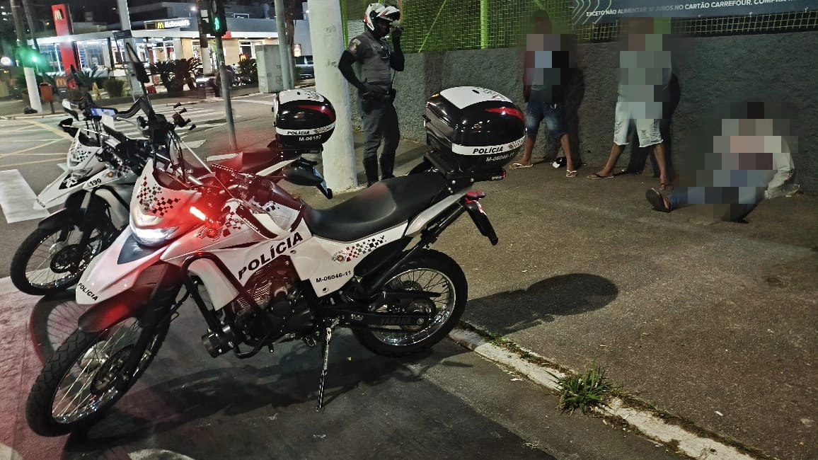 NA PRESTES MAIA, PM PRENDE INDIVÍDUO COM SIMULACRO QUE PLANEJAVA ROUBAR MOTO