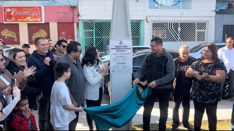 PRAÇA INAUGURADA EM FERRAZ DE VASCONCELOS LEVA NOME DE PIONEIRO DO BAIRRO JARDIM LEILA