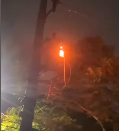 TRANSFORMADOR PEGA FOGO E DEIXA MORADORES SEM LUZ NO PARQUE DOS PÁSSAROS
