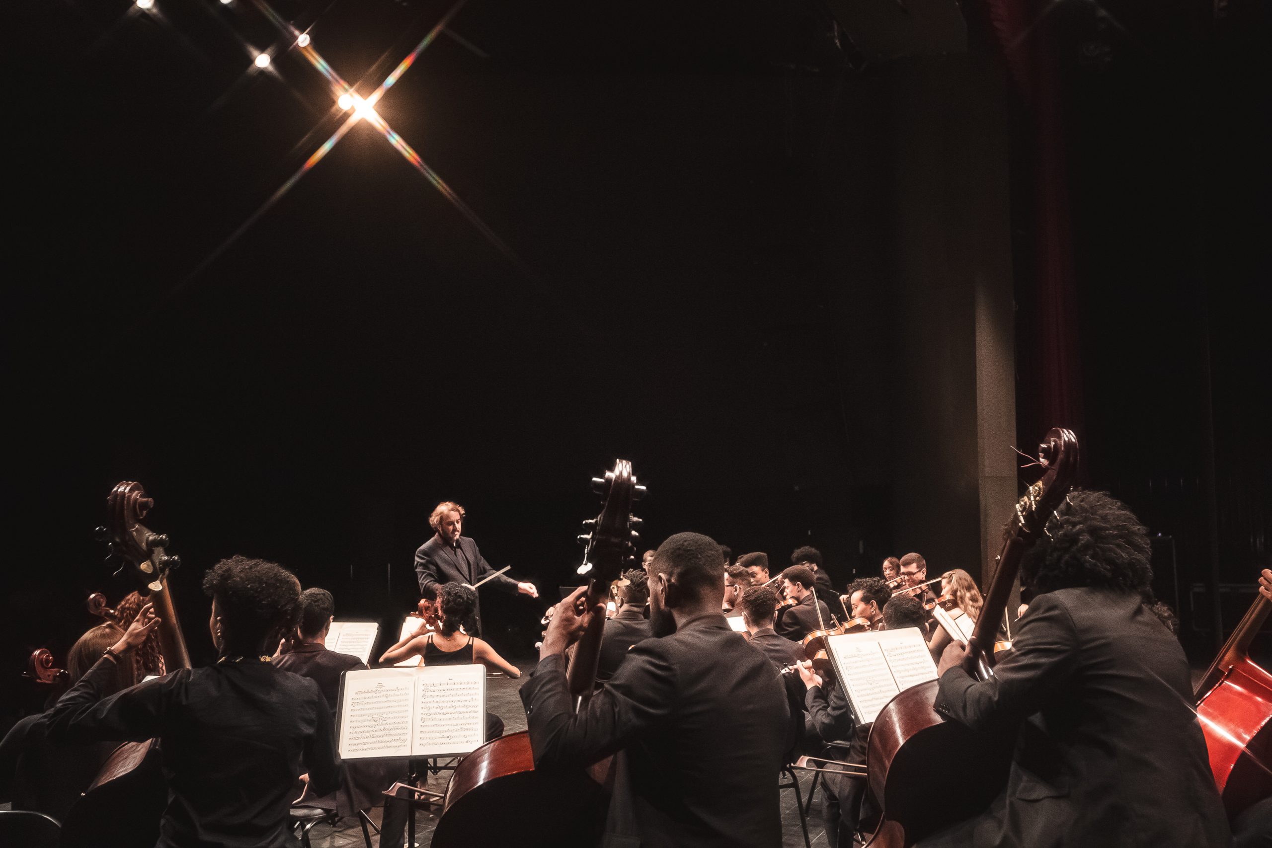 ACADEMIA JOVEM ORQUESTRA OURO PRETO CELEBRA PRIMEIRO DISCO COM APRESENTAÇÃO NA SALA SÃO PAULO