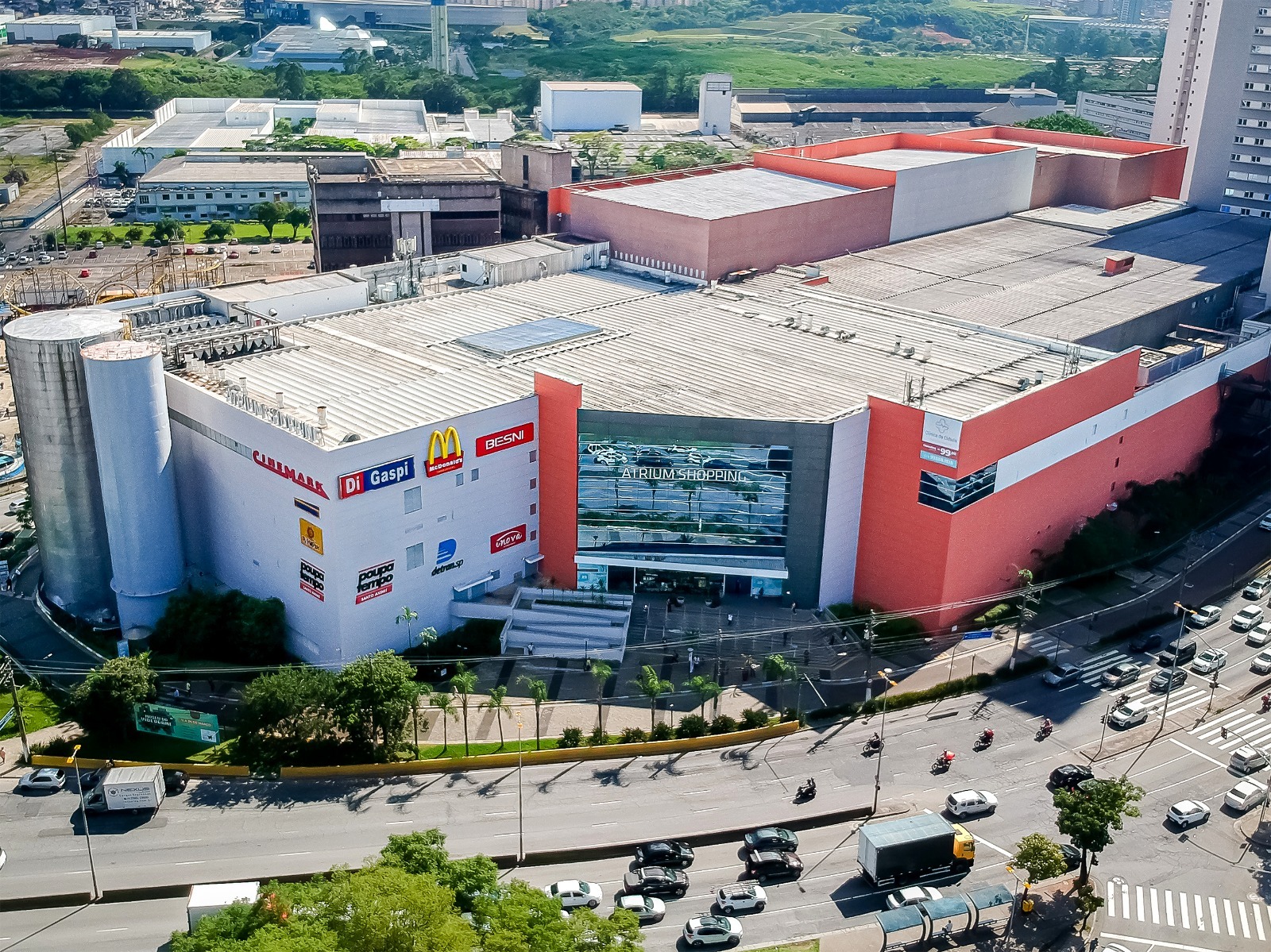 ATRIUM SHOPPING REÚNE RELÍQUIAS NO ENCONTRO DE CARROS ANTIGOS