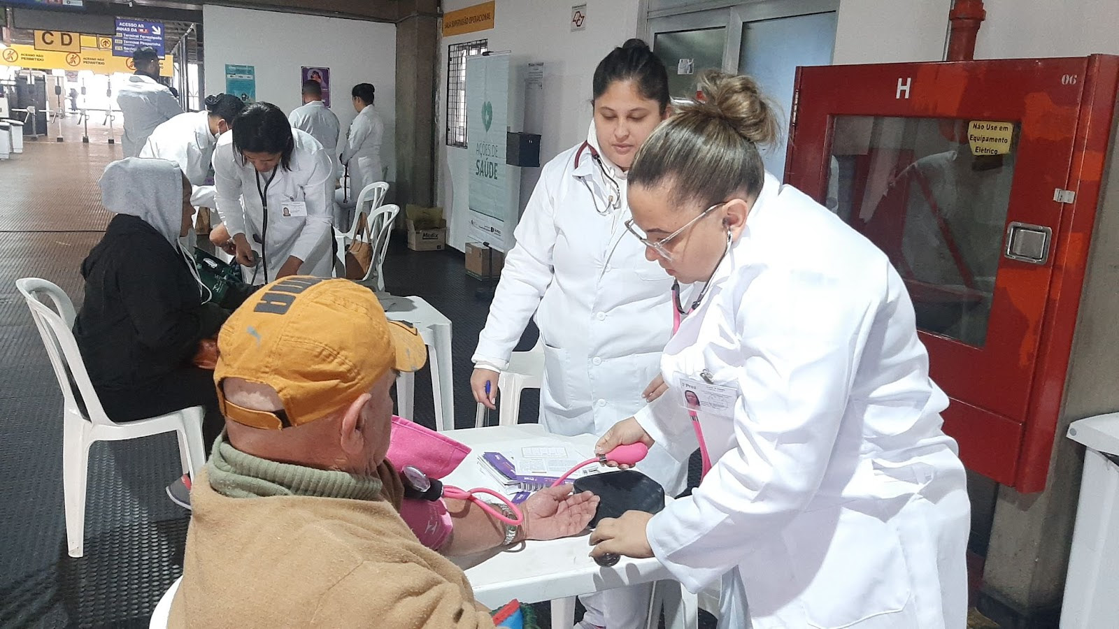 TERMINAL DIADEMA RECEBE AÇÃO DE INFORMAÇÃO E PREVENÇÃO SOBRE ESCLEROSE MÚLTIPLA