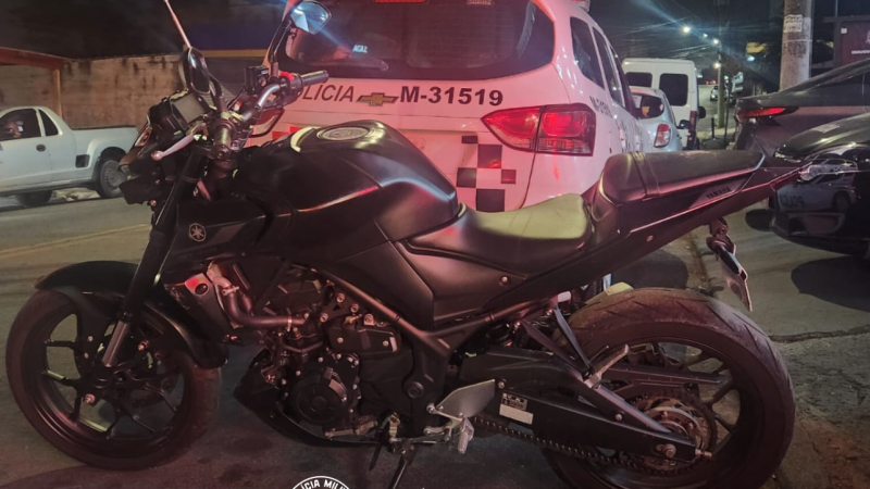 POLÍCIA MILITAR RECUPERA MOTOCICLETA ROUBADA E PRENDE SUSPEITO EM GUARULHOS