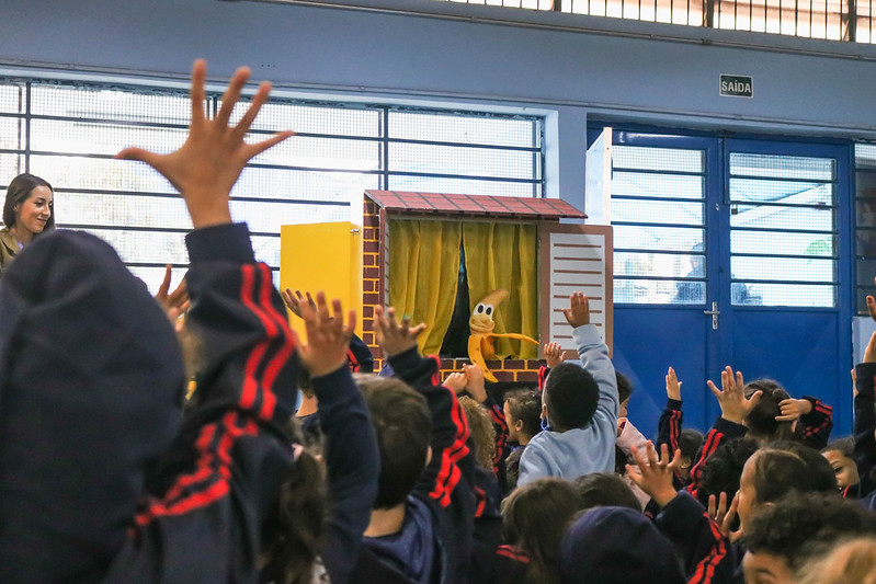DIADEMA UTILIZA TEATRO PARA ENSINAR CRIANÇAS SOBRE ALIMENTAÇÃO E HÁBITOS SAUDÁVEIS