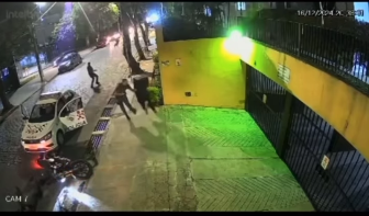 PMs DERRUBAM MOTO DE CRIMINOS0S E IMPEDEM ROUBO EM SANTO ANDRÉ