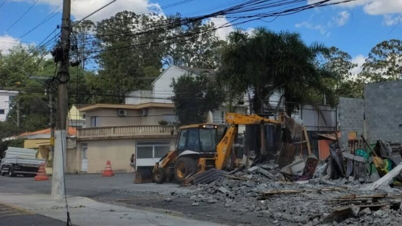 PAREDE DESABA NO PARQUE JAÇATUBA EM SANTO ANDRÉ