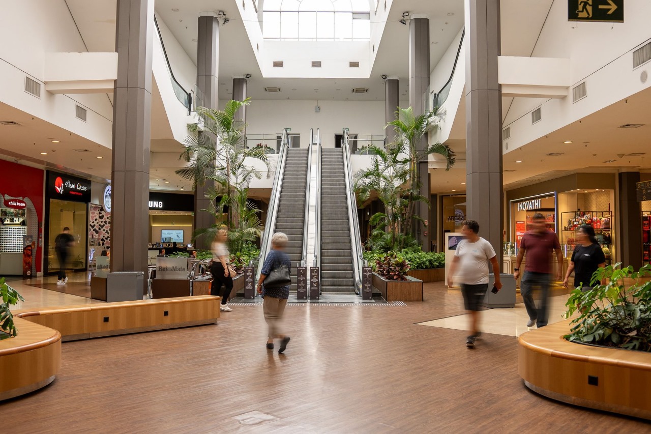 OS MELHORES LOOKS PARA AS FESTAS DE FIM DE ANO E A VIAGEM DE FÉRIAS ESTÃO NO SHOPPING METRÓPOLE