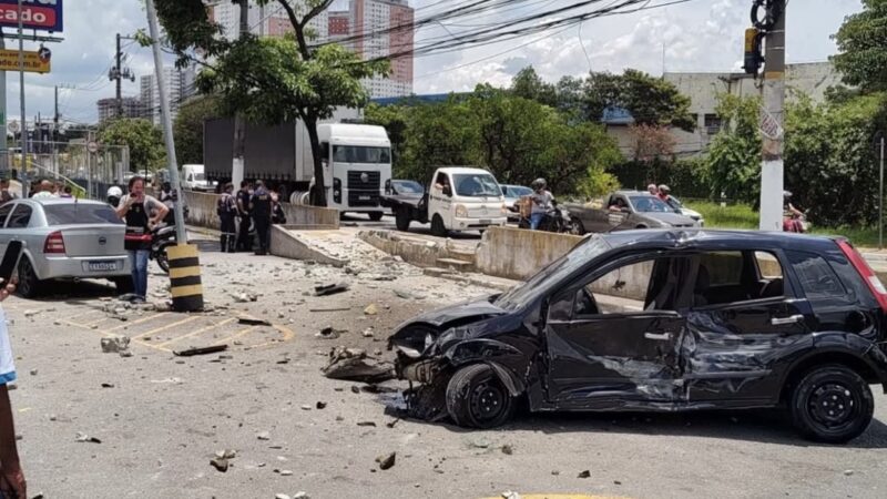 PAI E FILHO DE 10 ANOS SOFREM GRAVE ACIDENTE EM DIADEMA; MOTORISTA NÃO TEM CNH, DIZ POLÍCIA