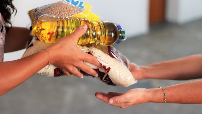 COOP COLABORA COM A ARRECADAÇÃO DE 15 TONELADAS DE ALIMENTOS