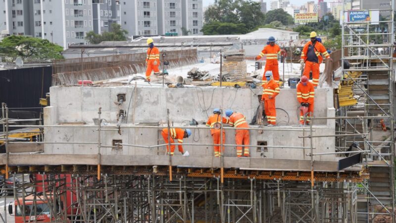 SANTO ANDRÉ INTERDITA TRECHO DA AVENIDA DOS ESTADOS PARA IÇAMENTO DE VIGAS