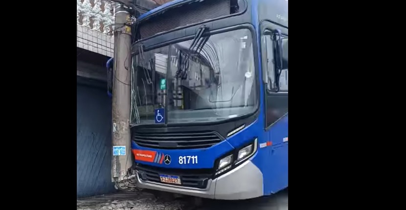 CINCO PESSOAS FICAM FERIDAS APÓS ACIDENTE COM ÔNIBUS EM SANTO ANDRÉ