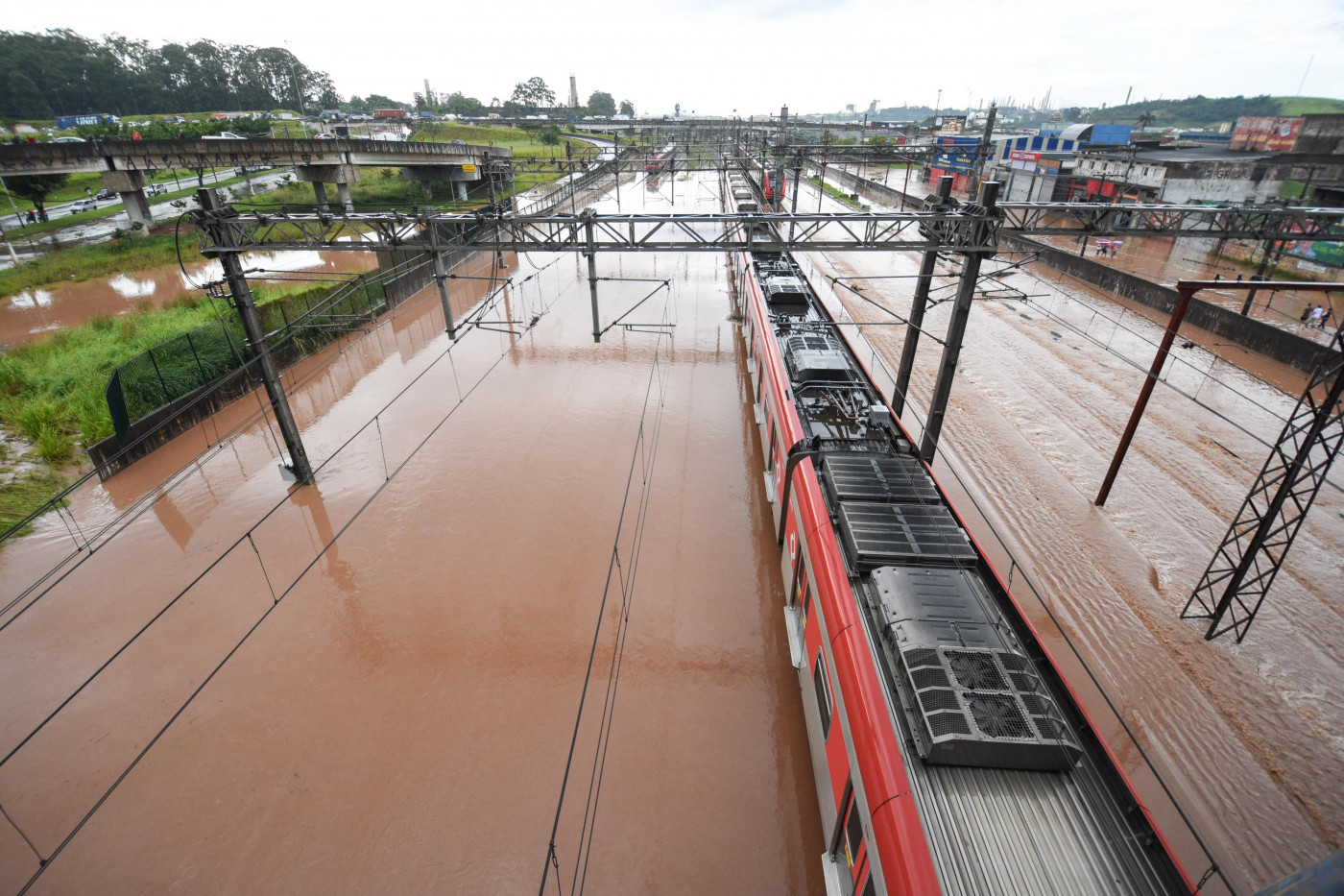 CPTM SUSPENDE TRECHO DA LINHA 10-TURQUESA APÓS ALAGAMENTO EM SANTO ANDRÉ
