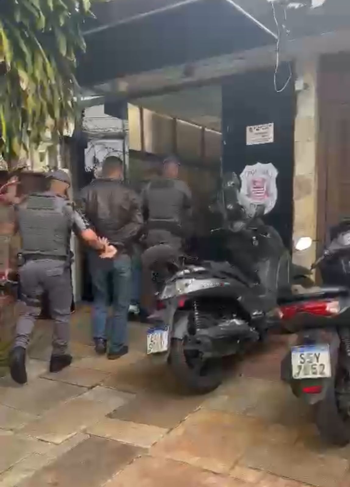FORÇA TÁTICA APREENDE VEÍCULO ROUBADO E ADULTERADO EM OSASCO