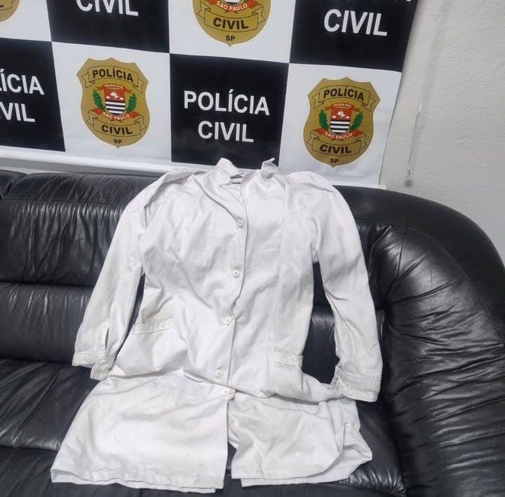 POLÍCIA CIVIL APREENDE CELULAR E JALECO, E FALSA AGENTE DE SAÚDE CONFESSA TER APLICADO PELO MENOS 15 GOLPES EM SBC, DIADEMA E OSASCO