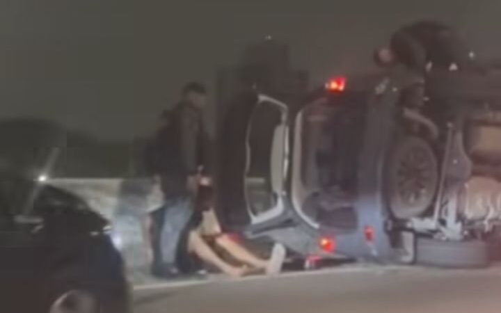 VIATURA DA ROTA QUE TOMBOU NO KM 16 DA ANCHIETA ATUAVA EM OCORRÊNCIA COM CASAL PROCURADO POR HOMICÍDIO